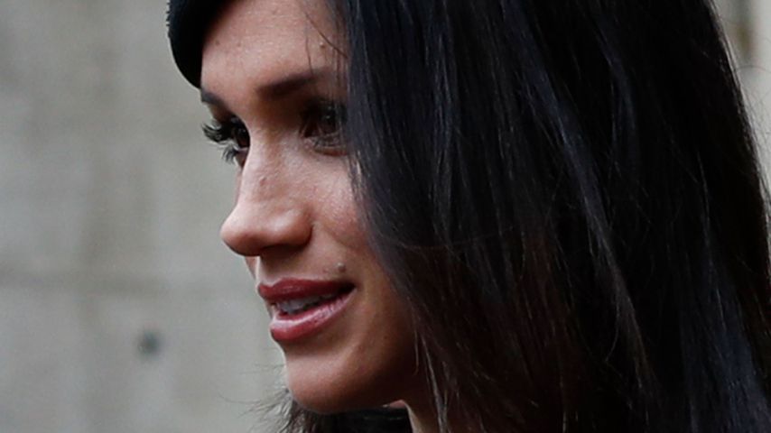 Am Remembrance Day: So stilvoll kaschierte Meghan Babybauch!