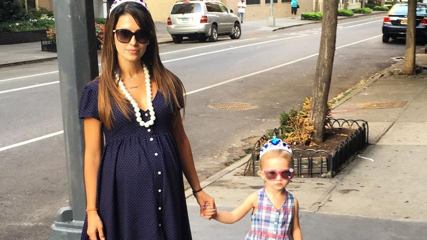 Hilaria Baldwin mit Töchterchen Carmen