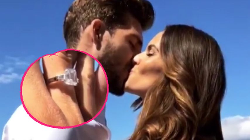 Kuss-Clip mit Ring: Kicker Kevin Trapp mit Izabel verlobt