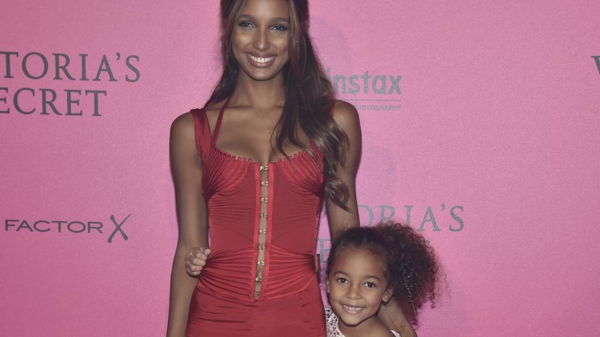Jasmine Tookes und ihre Schwester Chloe Danielle in Paris