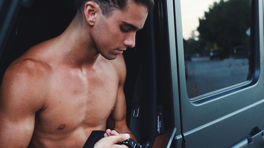 Jay Alvarrez, Fotograf