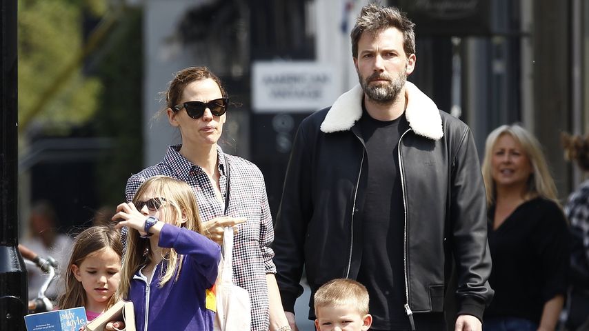 Jennifer Garner und Ben Affleck zusammen mit ihren drei Kindern in London