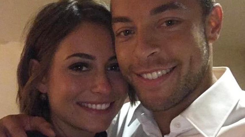 Nach Bachelor Finale Jennifer Andrej Melden Sich Bei Fans Promiflash De Nach Bachelor Finale Jennifer Andrej Melden Sich Bei Fans Promiflash De