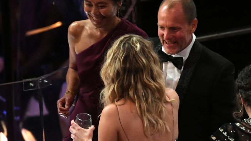Jennifer Lawrence und Woody Harrelson während der Oscarverleihung 2018