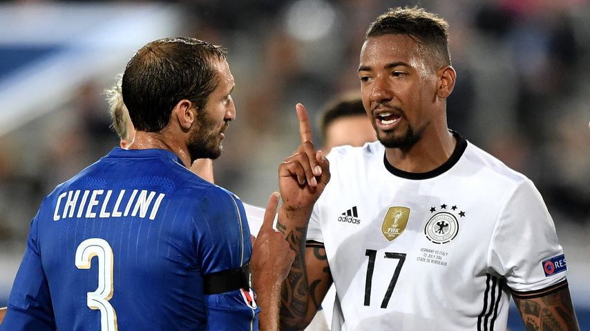 Jérôme Boateng mit Giorgio Chiellini beim EM-Viertelfinale