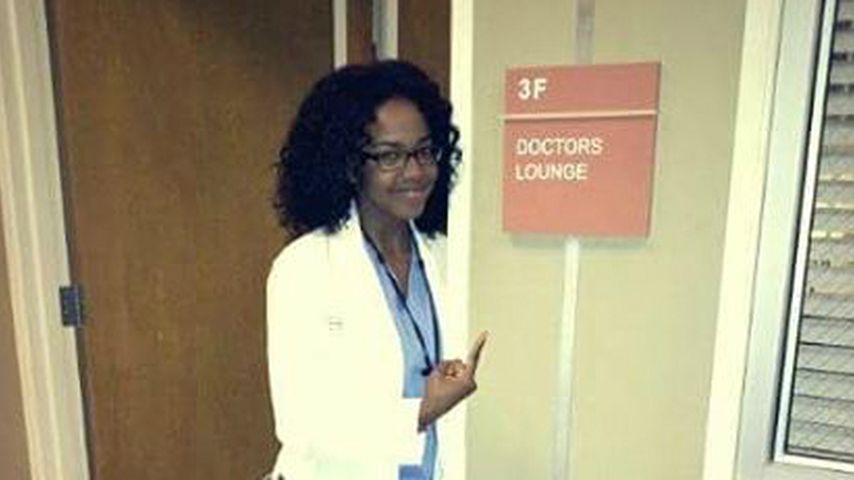 Jerrika Hinton als Stephanie Edwards am "Grey's Anatomy"-Set