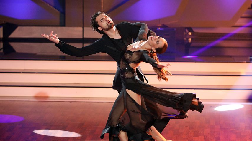 Jimi Blue und seine Tanzpartnerin Renata Lusin tanzen den Paso Doble