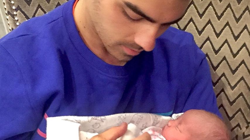 Joe Jonas mit seiner Nichte Valentina