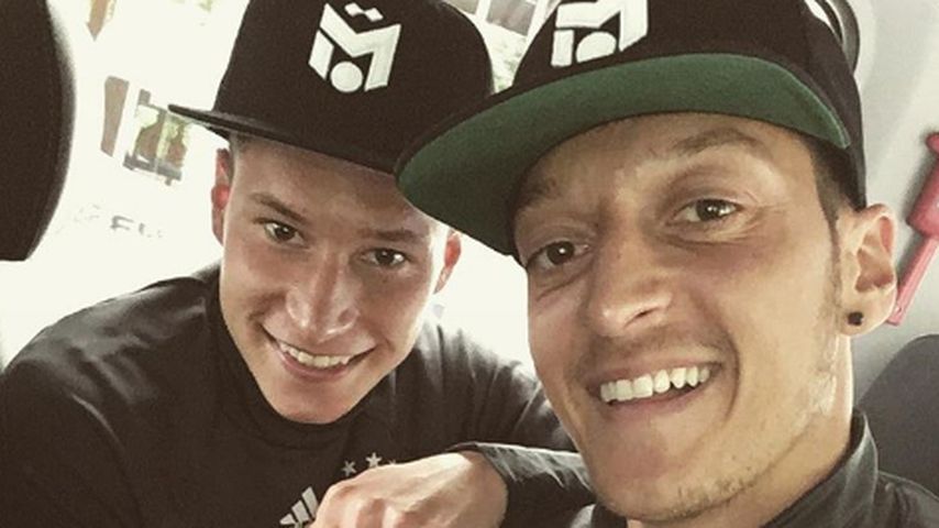Julian Draxler und Mesut Özil