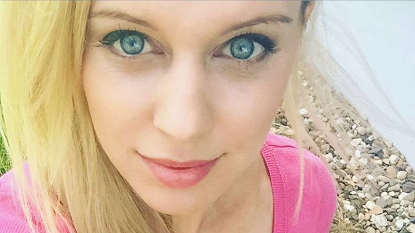 Neue Nackt-Pics: Dieser AWZ-Star ist zum 2. Mal im Playboy! | Promiflash.de