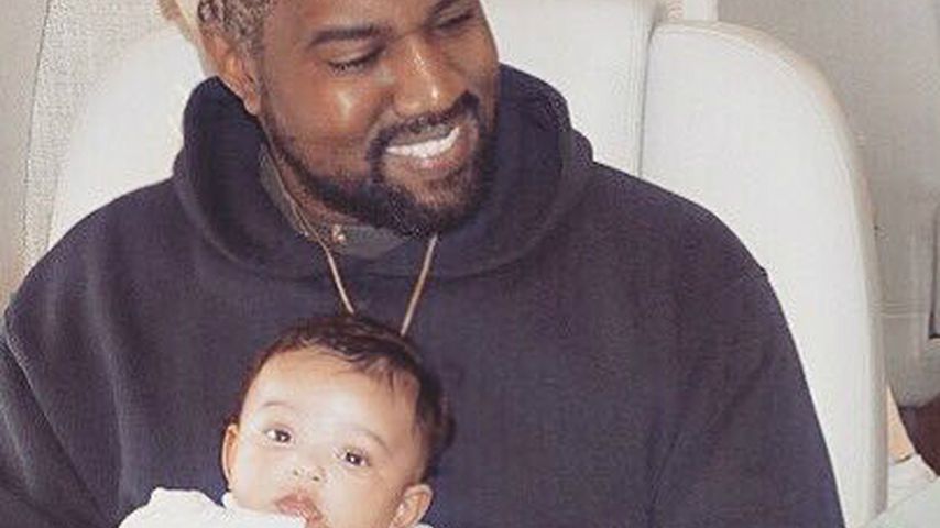 Zu Papa Kanyes Musik: Baby Chicago West tanzt zuckersüß!