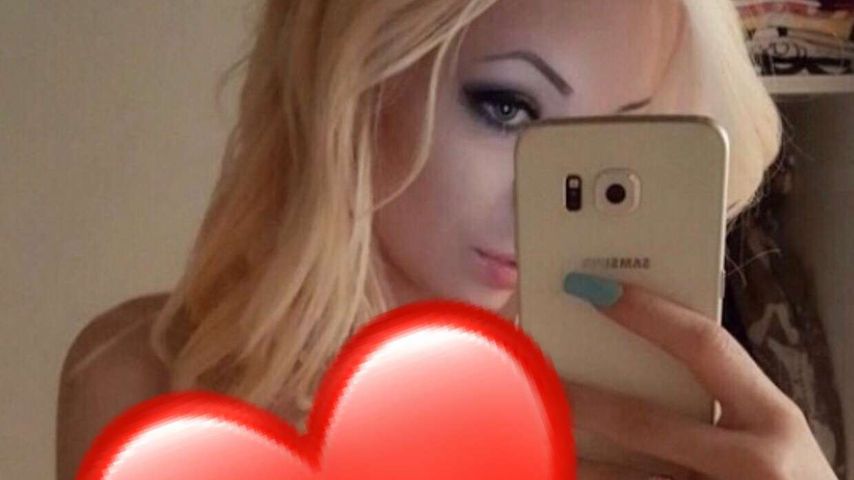 Zensiertes Nacktbild von Katja Krasavice