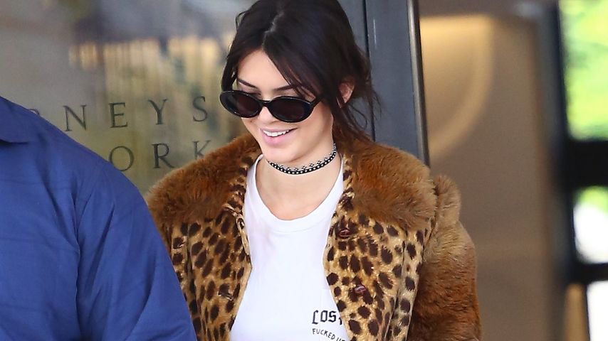 Kendall Jenner beim Verlassen des Shops "Barneys New York" in Beverly Hills