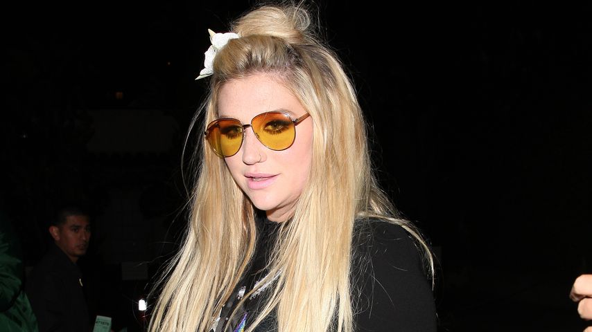 Kesha auf dem Weg zu einer Party in Hollywood