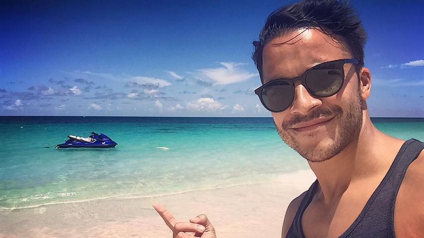 Kostja Ullmann am Strand von Barbados