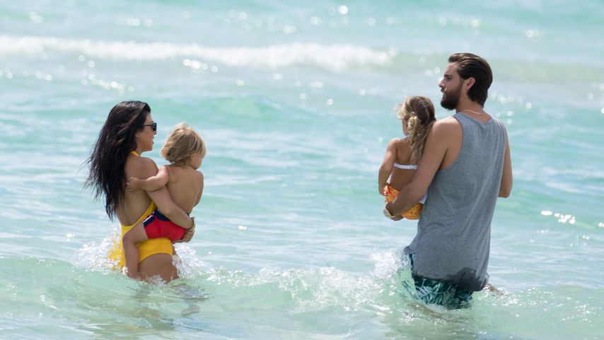 Kourtney Kardashian, Scott Disick und ihre Kinder Reign und Penelope