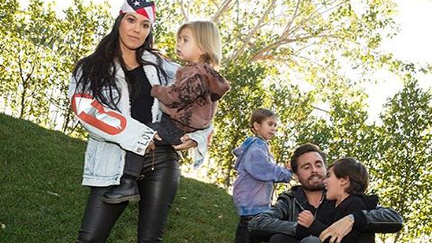 Kourtney Kardashian und Scott Disick mit ihren Kids Reign, Penelope und Mason
