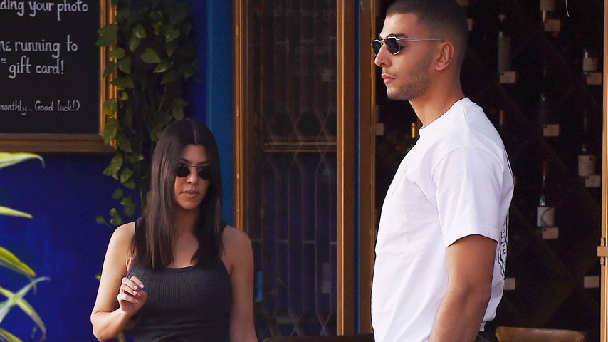 Kourtney Kardashian und Younes Bendjima in einem Restaurant in Los Angeles