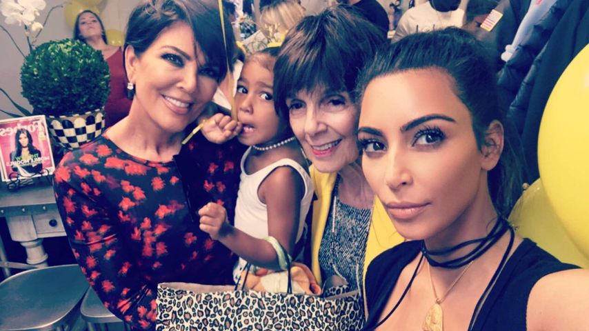 Kris Jenner, North West, Oma MJ und Kim Kardashian