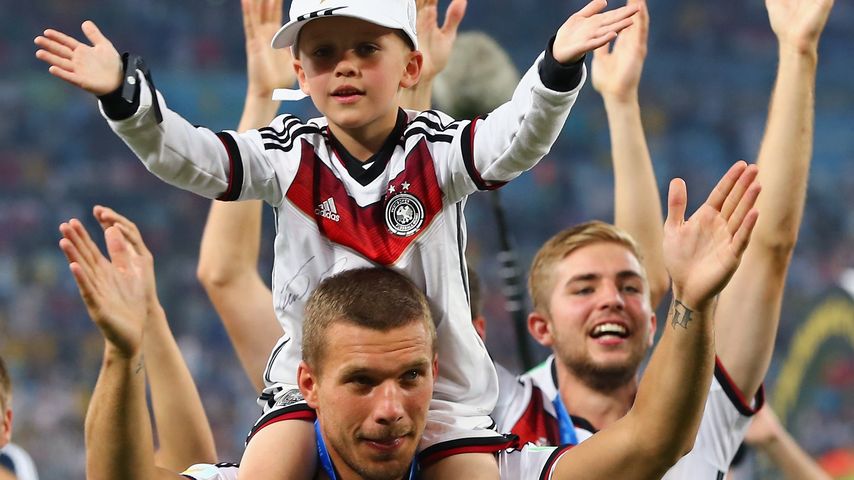 Lukas Podolski mit Sohn Louis