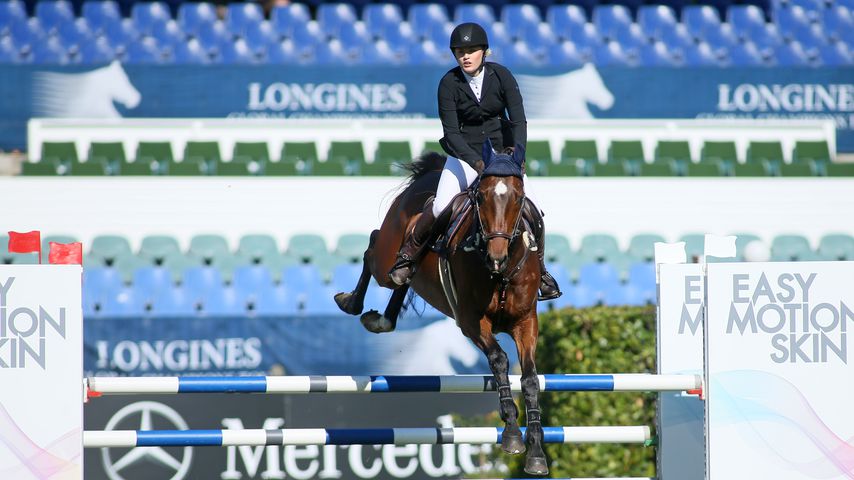 Luna Schweiger beim Deutschen Spring- und Dressur Derby in Hamburg