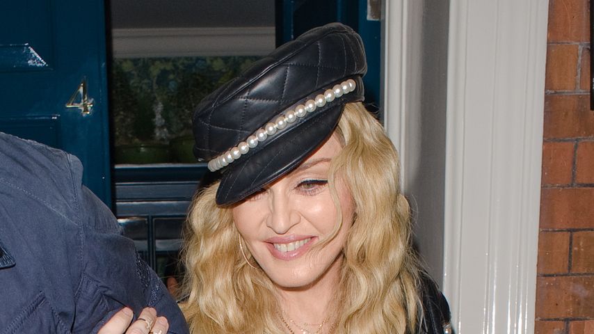 Madonna verlässt im Oktober 2016 eine Ausstellungseröffnung in London