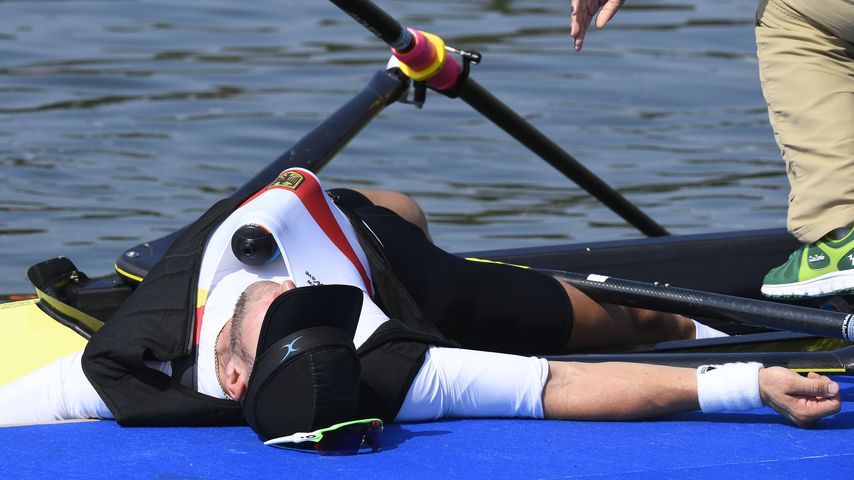 Marcel Hacker nach seinem Kollaps bei den Olympischen Spielen 2016 in Rio