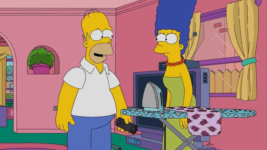 Marge und Homer am Bügelbrett