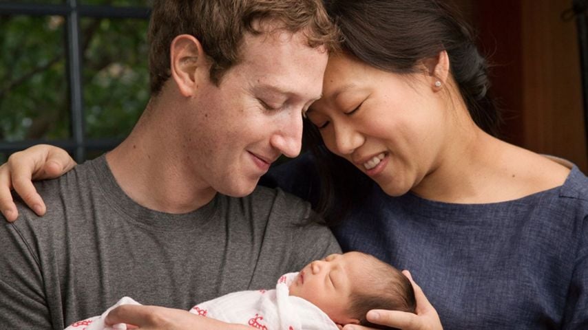 Mark Zuckerberg und Priscilla Chan mit ihrer Tochter Max kurz nach der Geburt