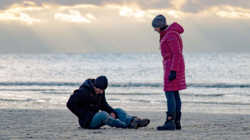 Merlin Leonhardt und Ulrike Frank bei GZSZ-Dreharbeiten an der Nordsee