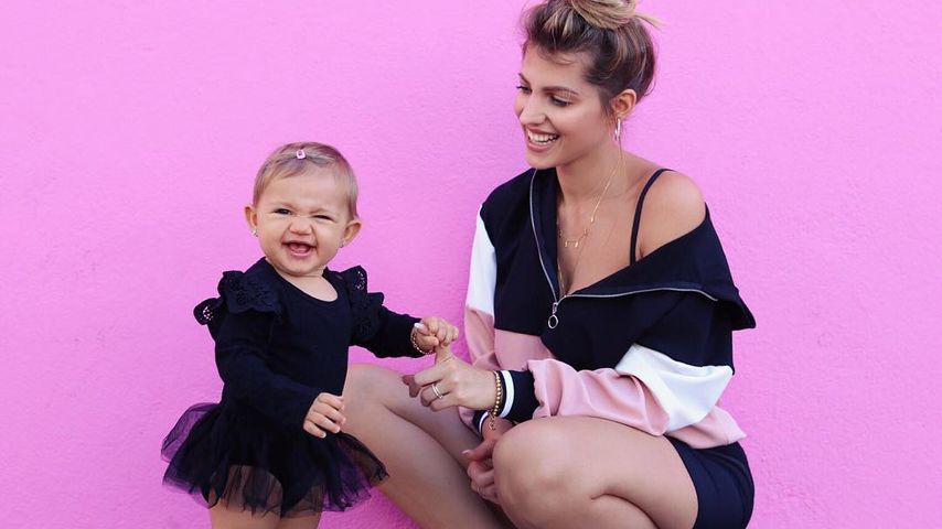 Kleine Grimassen-Queen: Mia Rose Harrison wird immer frecher