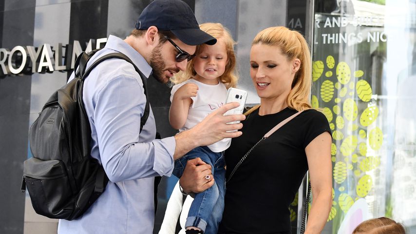 Michelle Hunziker mit Tomaso Trussardi und den Töchtern Celeste und Sole in Dubai