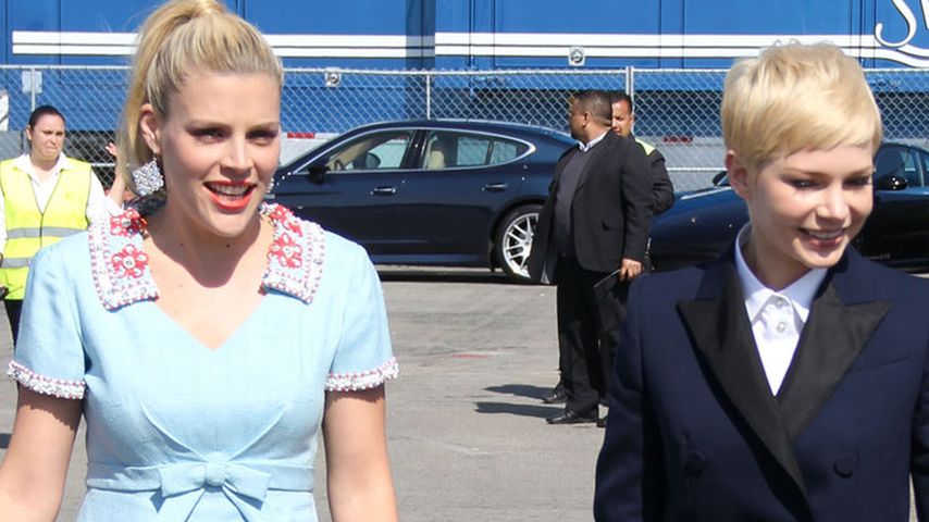 Busy Philipps und Michelle Williams