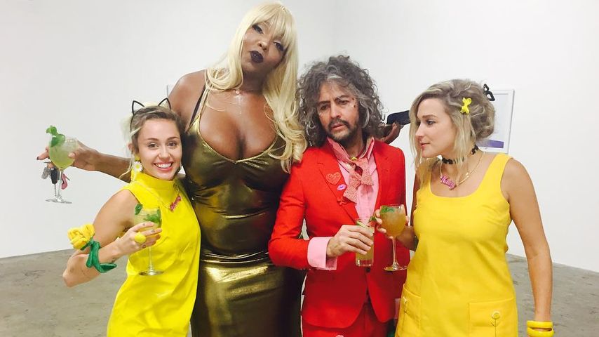 Sängerin Miley Cyrus und Freunde