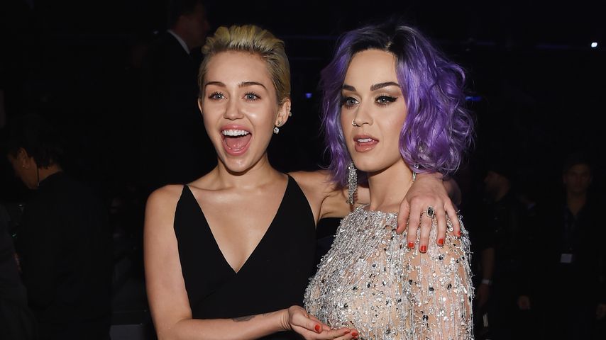 Miley Cyrus und Katy Perry bei den Grammys 2015