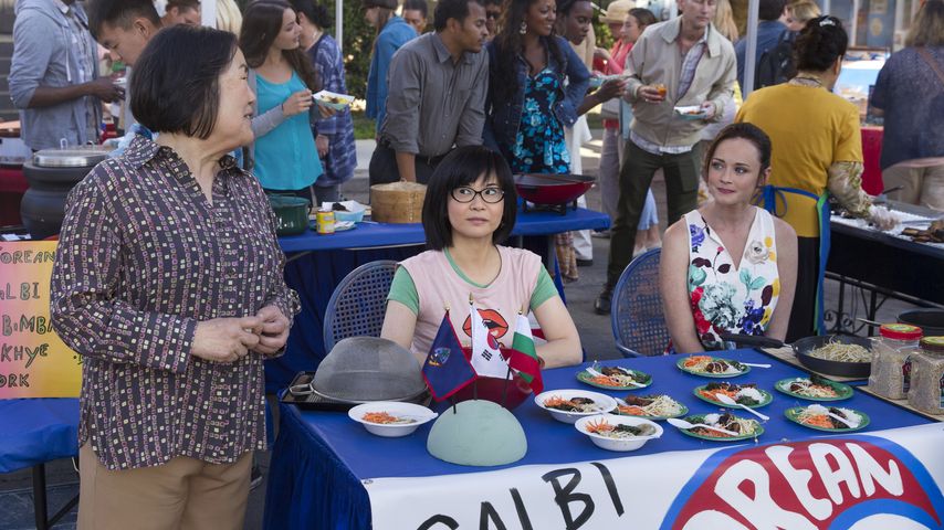 GG-Figuren Mrs. Kim (Emily Kuroda), Lane (Keiko Agena) und Rory (Alexis Bledel)