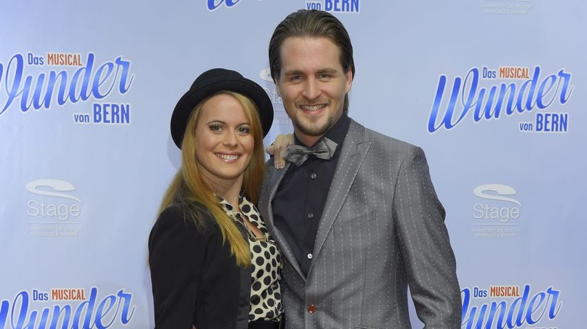 Nadja Schweiwiller und Alexander Klaws im November 2014 in Hamburg