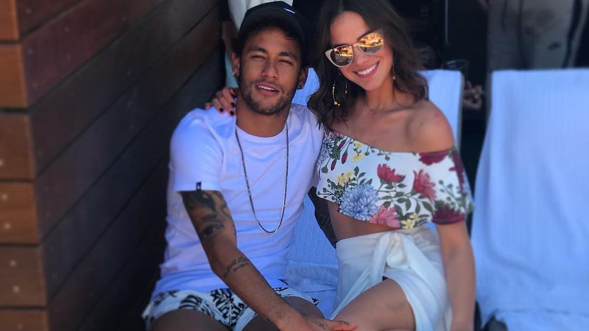 War's das mit On-Off? Neymar Jr. superhappy mit seiner Bruna