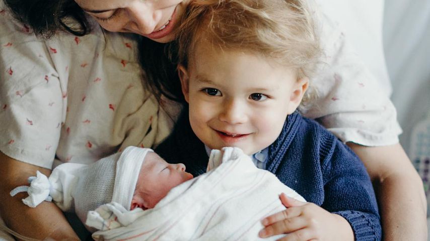 Nicole Johnson mit Söhnchen Boomer und Baby Beckett