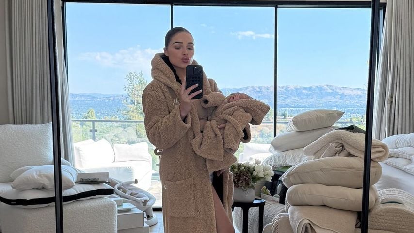 Olivia Culpo strahlt im Partnerlook mit ihrem Baby Colette