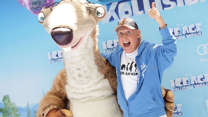 Otto Waalkes mit Faultier Sid bei "Ice Age - Kollison Voraus"-Premiere