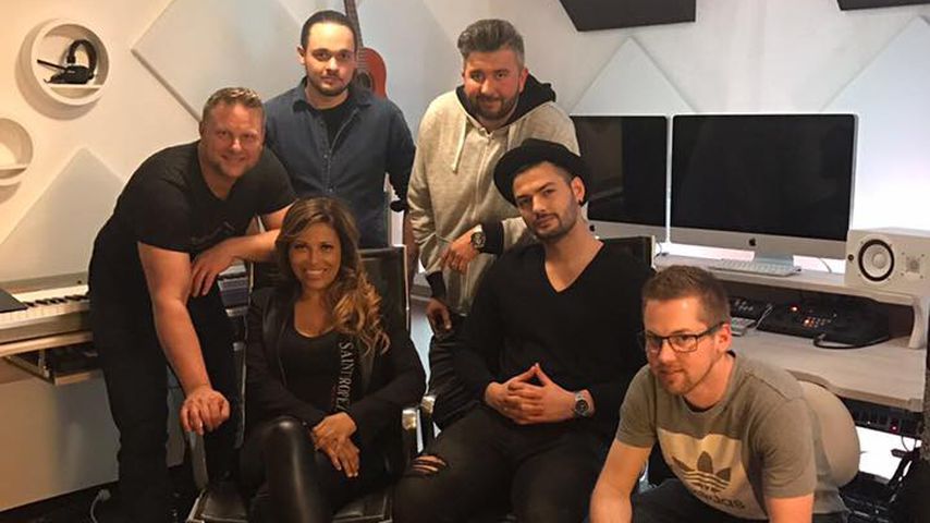 Patricia Blanco mit ihrer Crew im Tonstudio