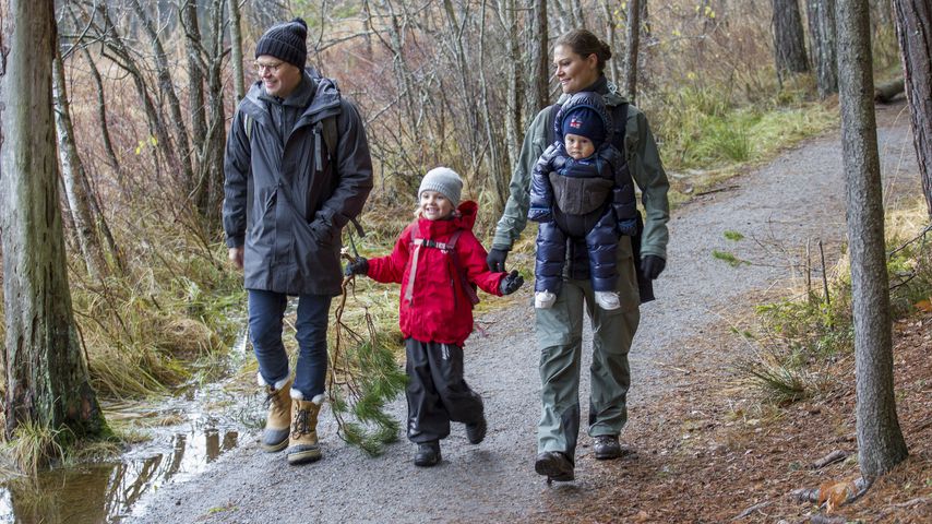 Prinz Daniel, Prinzessin Estelle, Prinzessin Victoria und Prinz Oscar im Tyresta Nationalpark