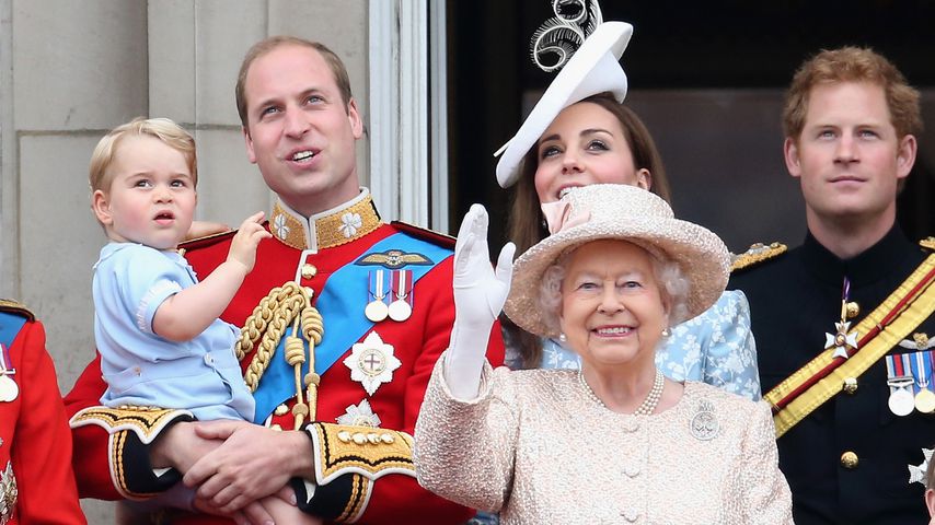 Prinz George, Prinz William, Herzogin Kate, Queen Elizabeth II. und Prinz Harry in London