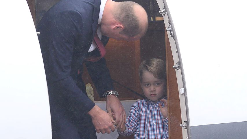 Prinz William und Prinz George am Flughafen in Warschau