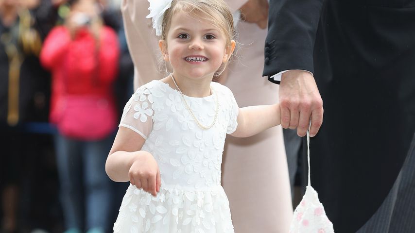 Prinzessin Estelle von Schweden an der Taufe ihres Bruders Oscar in Stockholm