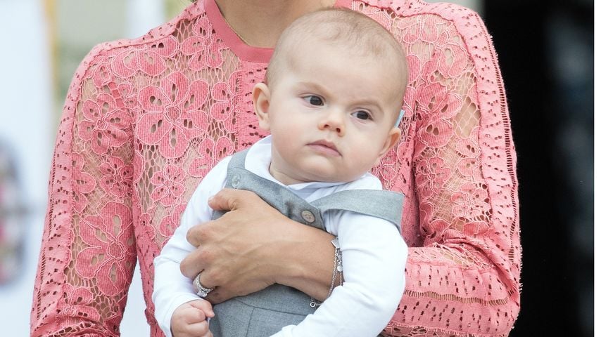 Prinzessin Victoria und Sohn Prinz Oscar bei der Taufe von Prinz Alexander