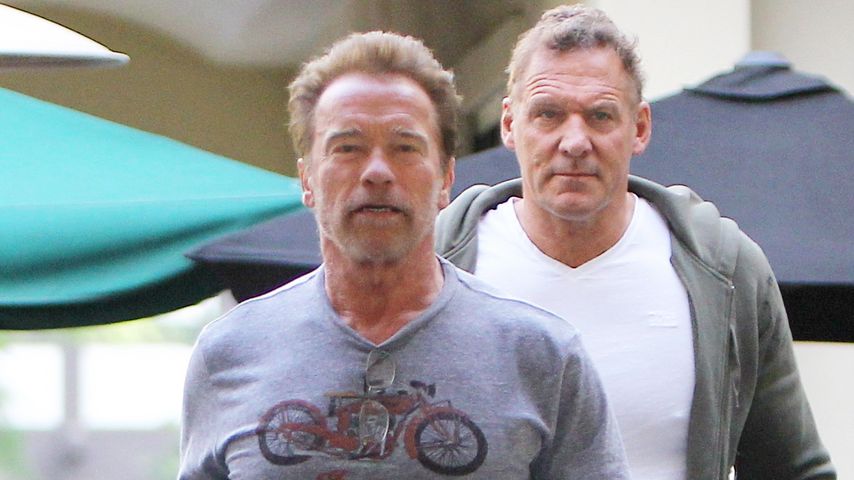 n Ralf Möller und Arnold Schwarzenegger verlassen das "Le Pain Quotidien"