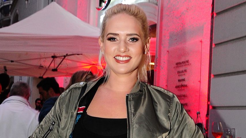 Sarah Knappik beim einjährigen Jubiläum des Hair- & Beautysalons KOKOSH