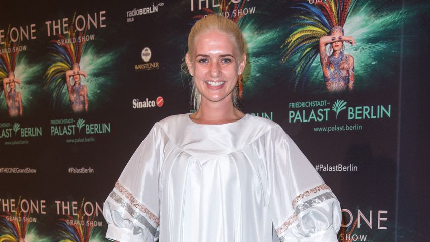 Sarah Knappik bei der Premiere von "THE ONE" im Friedrichstadt-Palast Berlin